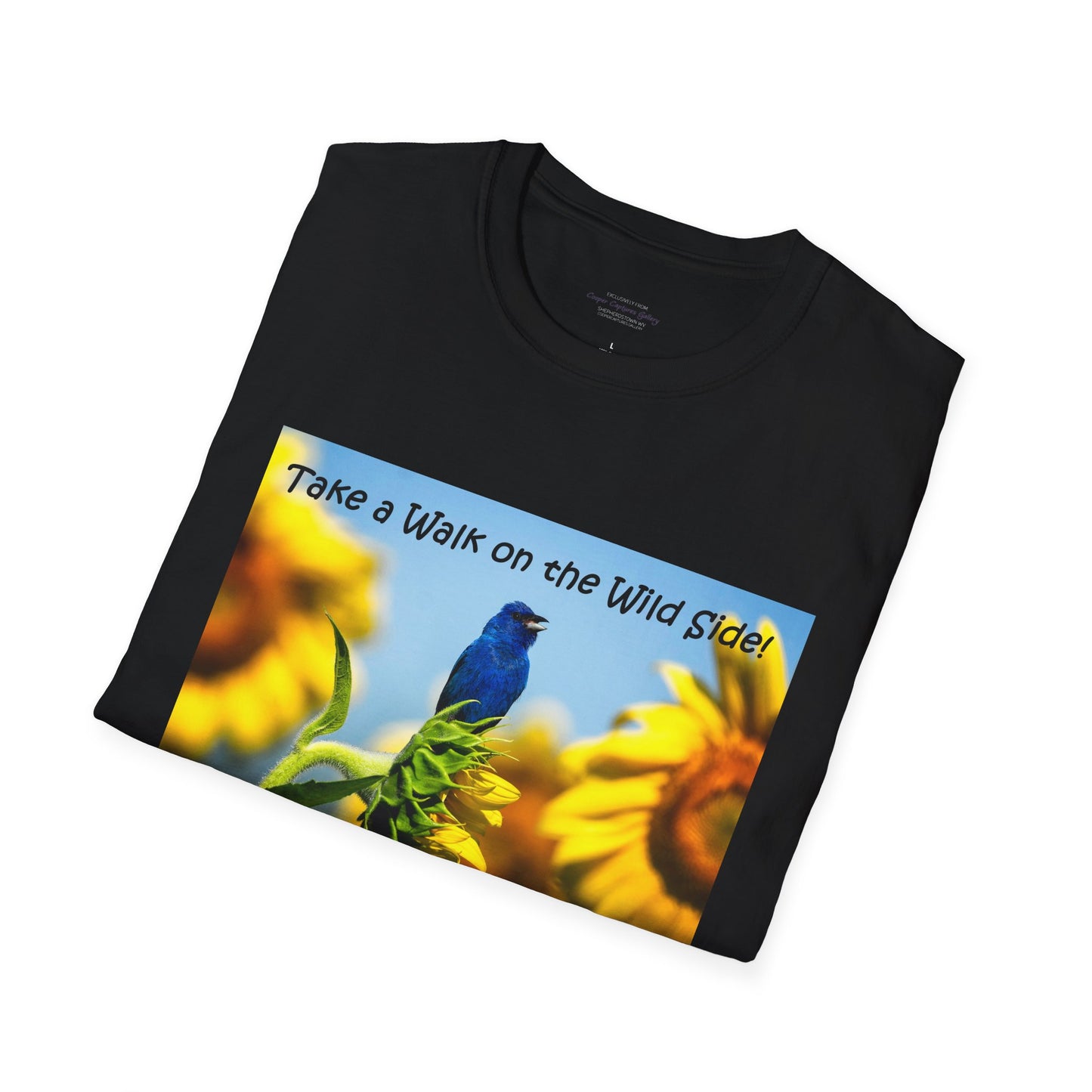 Indigo bunting on sunflowers with a blue sky - T-shirt