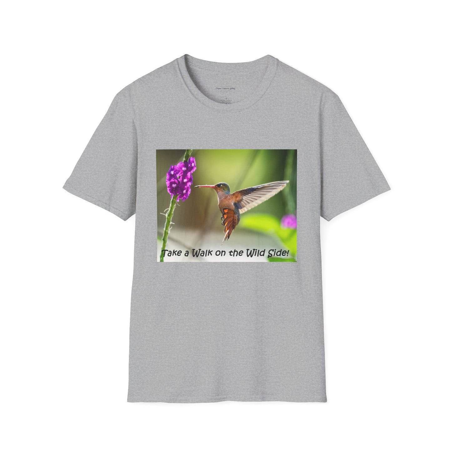 Costa Rican Rufous-tailed hummingbird in flight - T-shirt