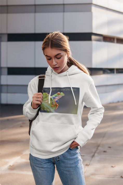 Costa Rican Red-Eyed Tree Frog in a leaf - Heavy Blend™ Hooded Sweatshirt