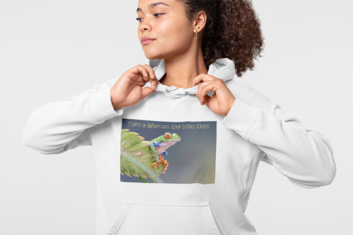 Costa Rican Red-Eyed Tree Frog in a leaf - Heavy Blend™ Hooded Sweatshirt