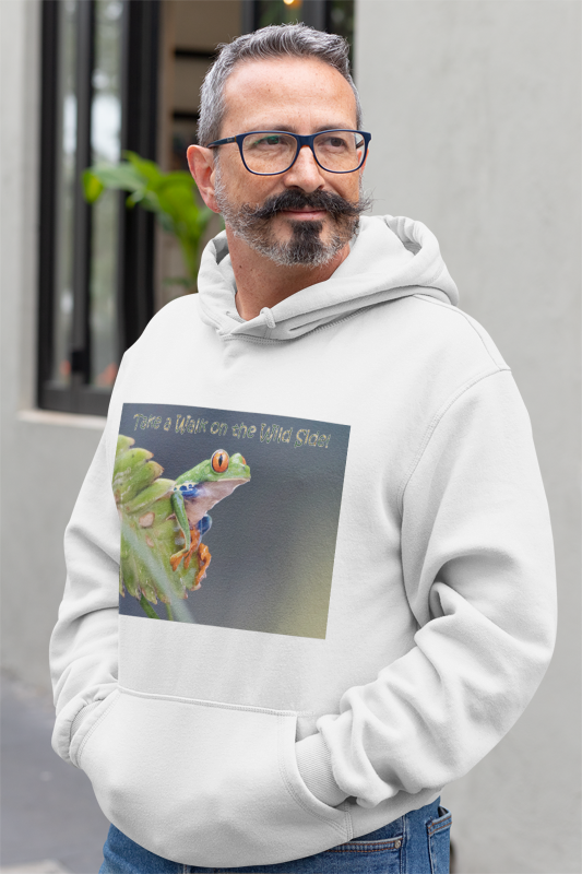 Costa Rican Red-Eyed Tree Frog in a leaf - Heavy Blend™ Hooded Sweatshirt
