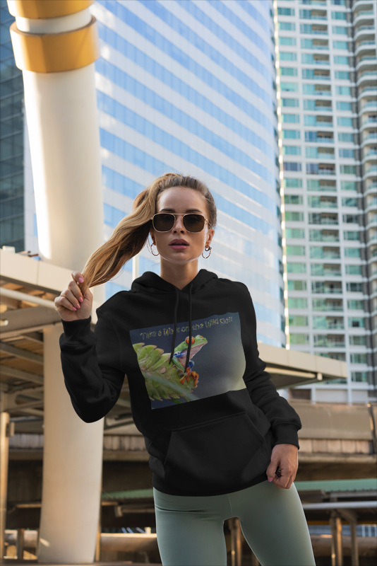 Costa Rican Red-Eyed Tree Frog in a leaf - Heavy Blend™ Hooded Sweatshirt