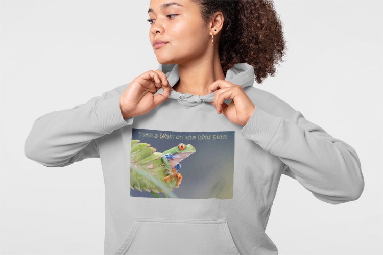 Costa Rican Red-Eyed Tree Frog in a leaf - Heavy Blend™ Hooded Sweatshirt