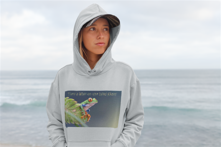 Costa Rican Red-Eyed Tree Frog in a leaf - Heavy Blend™ Hooded Sweatshirt