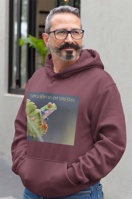 Costa Rican Red-Eyed Tree Frog in a leaf - Heavy Blend™ Hooded Sweatshirt