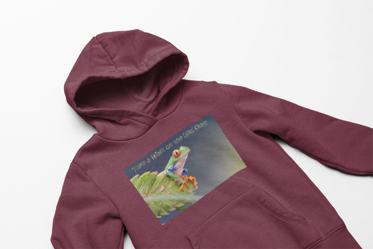 Costa Rican Red-Eyed Tree Frog in a leaf - Heavy Blend™ Hooded Sweatshirt