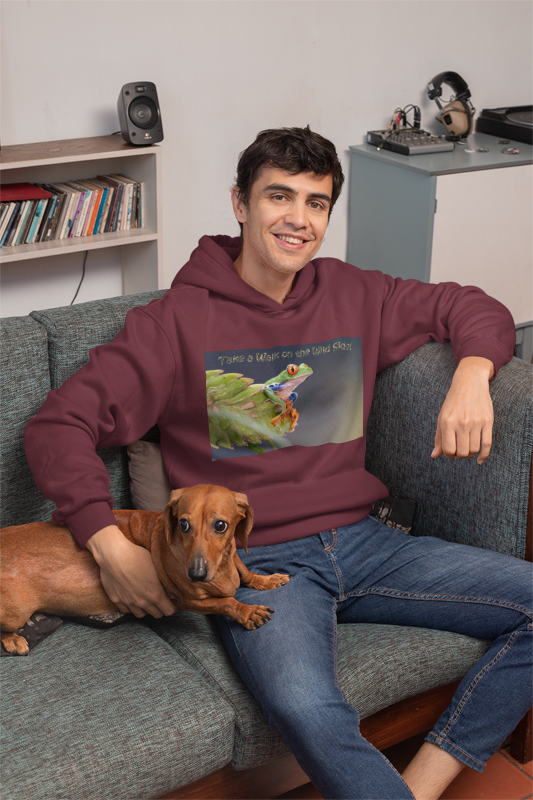 Costa Rican Red-Eyed Tree Frog in a leaf - Heavy Blend™ Hooded Sweatshirt
