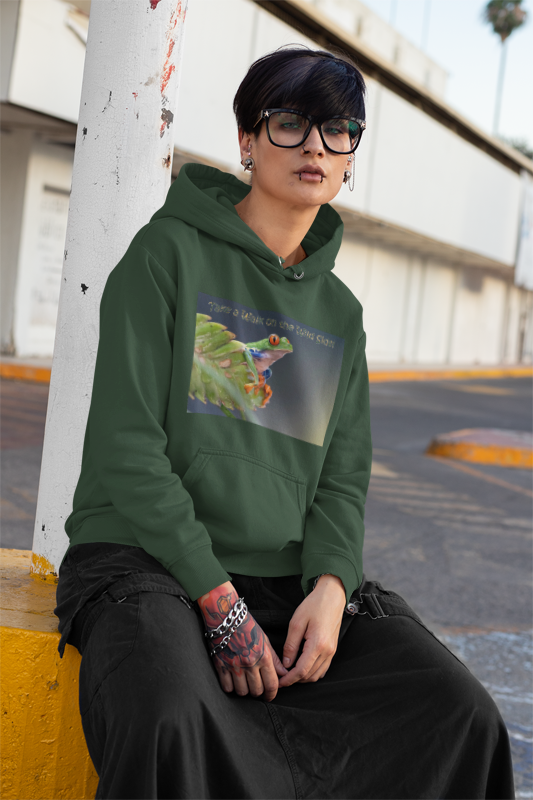Costa Rican Red-Eyed Tree Frog in a leaf - Heavy Blend™ Hooded Sweatshirt