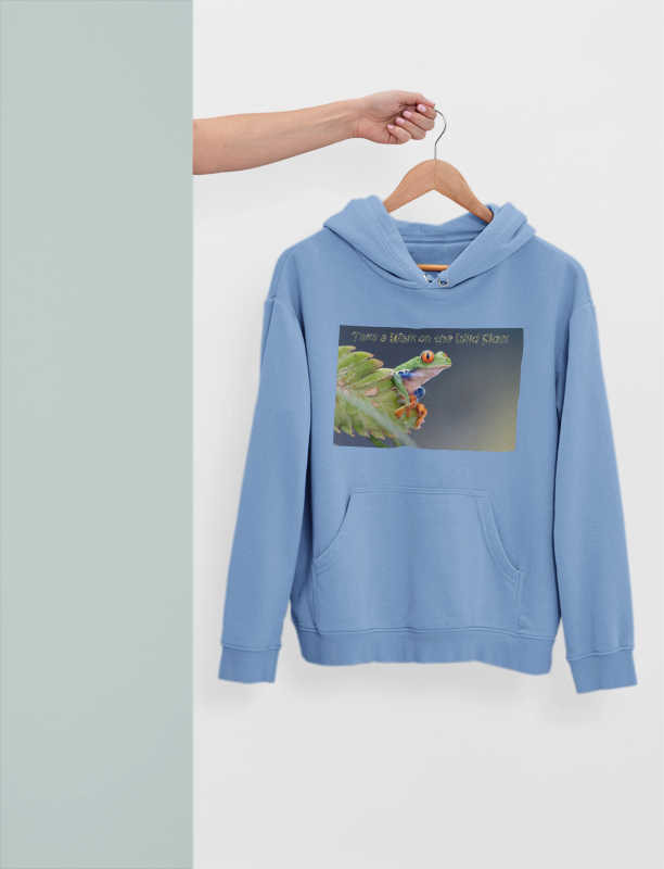 Costa Rican Red-Eyed Tree Frog in a leaf - Heavy Blend™ Hooded Sweatshirt