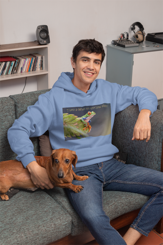 Costa Rican Red-Eyed Tree Frog in a leaf - Heavy Blend™ Hooded Sweatshirt