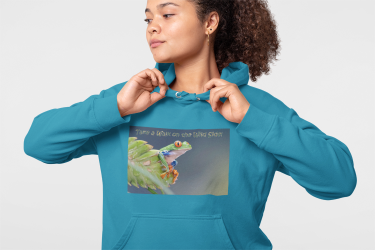 Costa Rican Red-Eyed Tree Frog in a leaf - Heavy Blend™ Hooded Sweatshirt