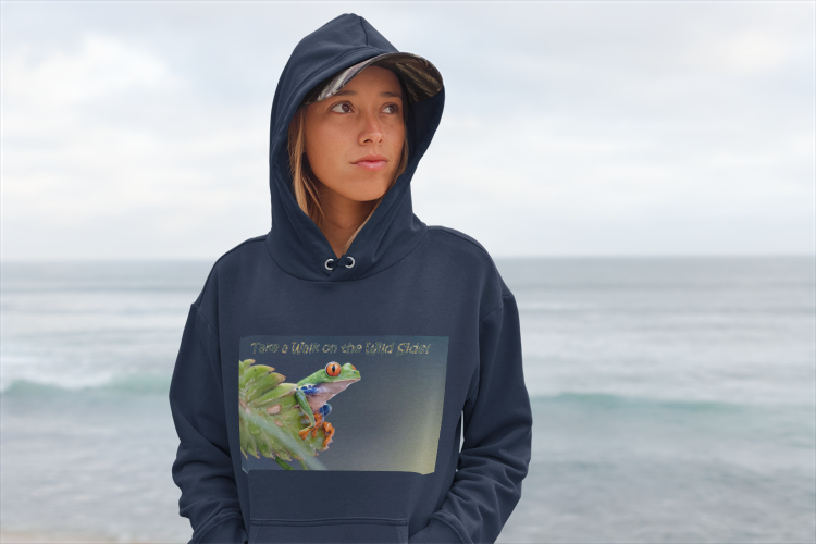 Costa Rican Red-Eyed Tree Frog in a leaf - Heavy Blend™ Hooded Sweatshirt