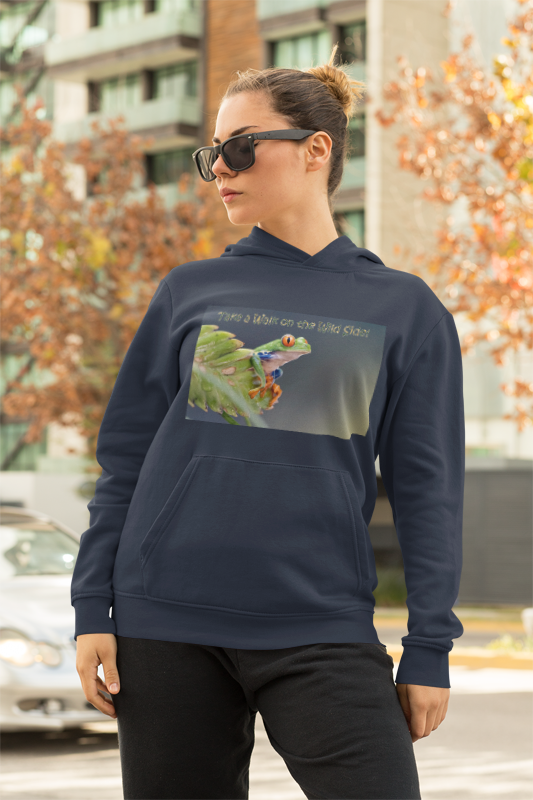 Costa Rican Red-Eyed Tree Frog in a leaf - Heavy Blend™ Hooded Sweatshirt