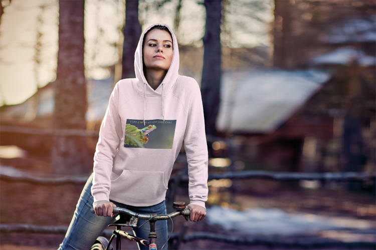 Costa Rican Red-Eyed Tree Frog in a leaf - Heavy Blend™ Hooded Sweatshirt