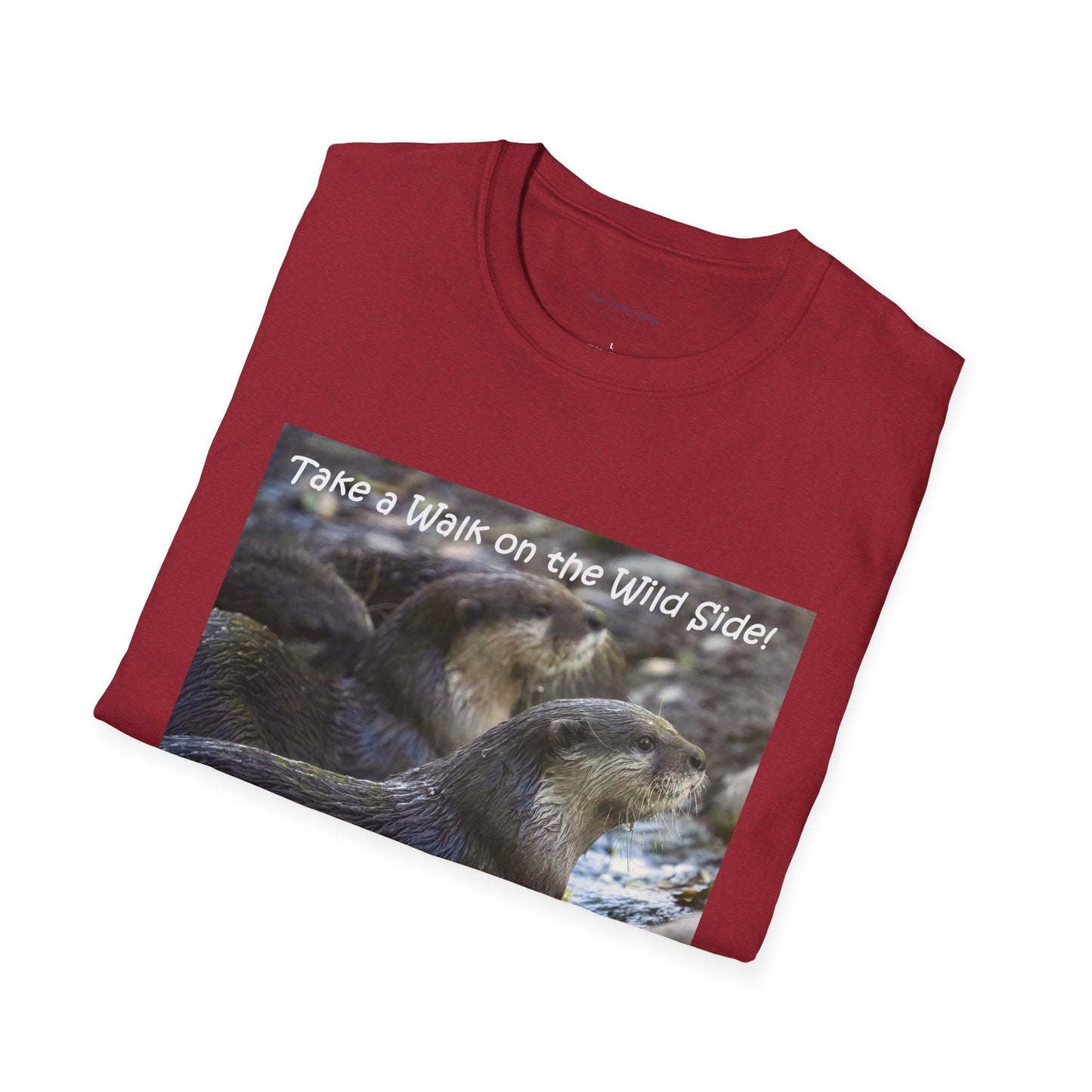 Curiously cute river otter - T-Shirt