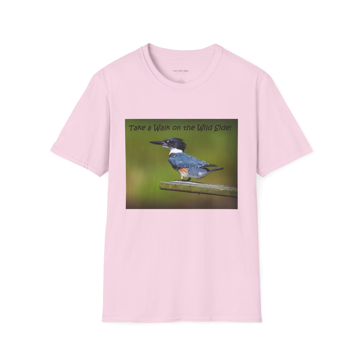 Noble Kingfisher sits watching for prey - T-shirt
