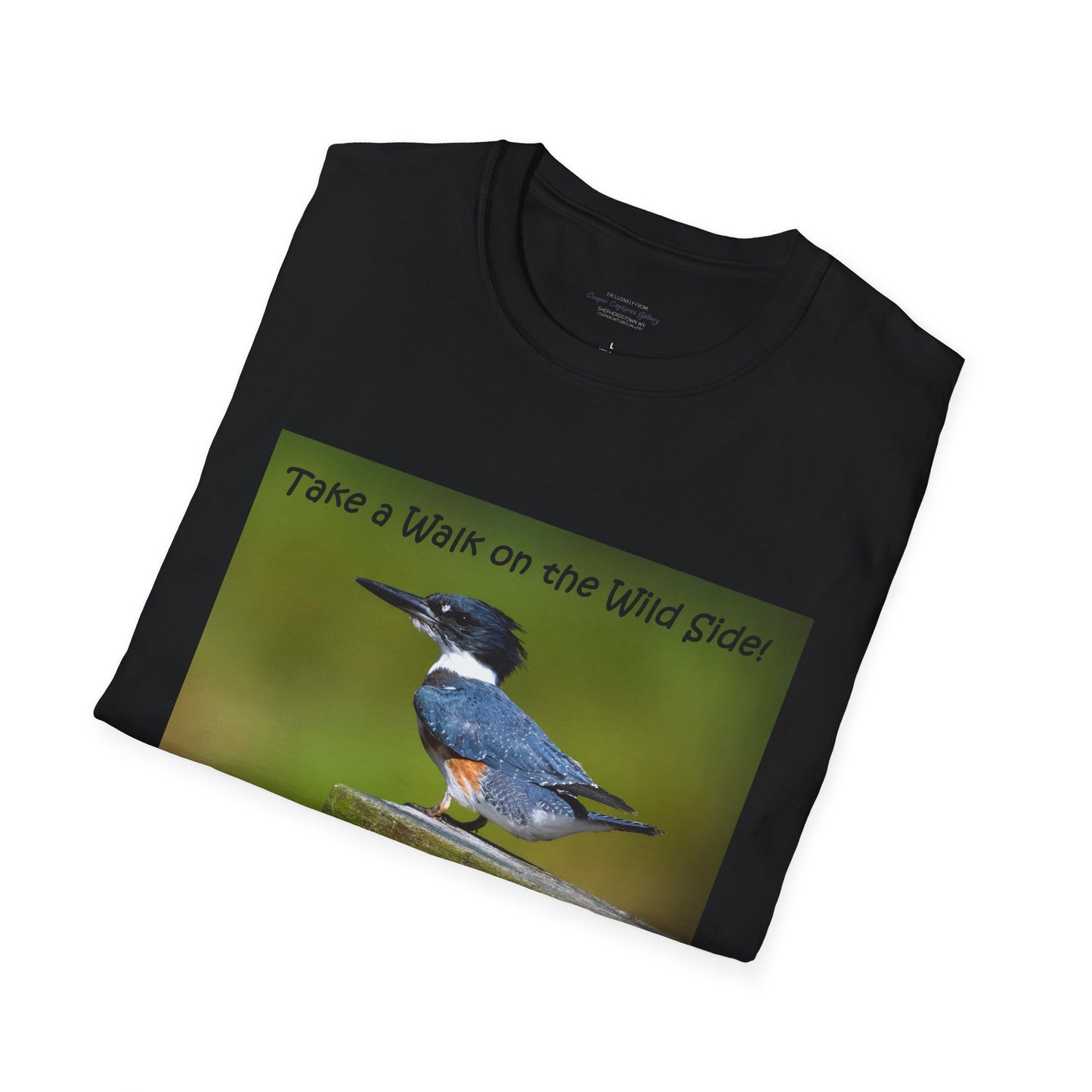 Noble Kingfisher sits watching for prey - T-shirt