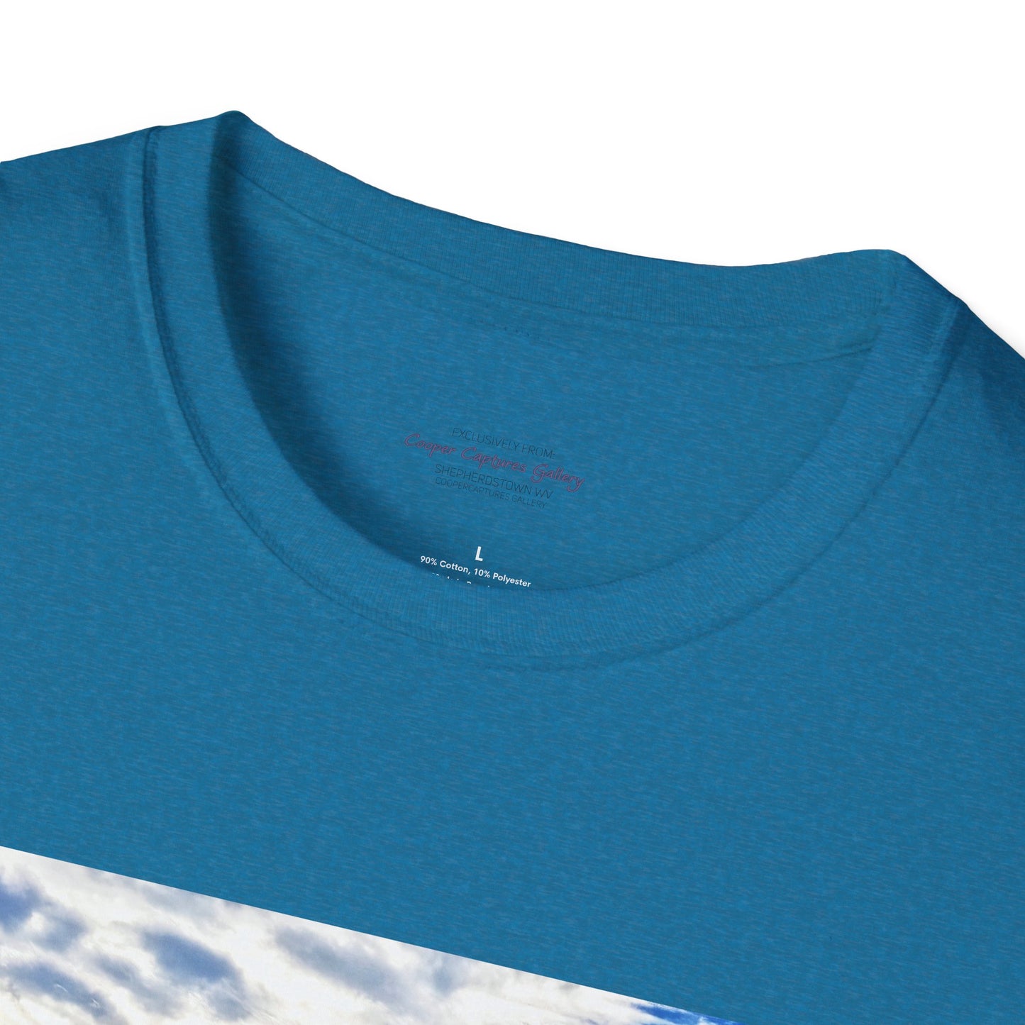 Sunrise sky in spring - T-Shirt