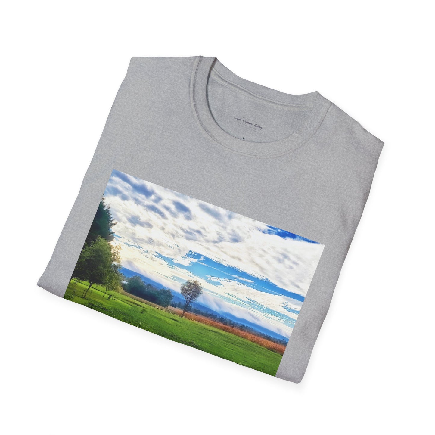Sunrise sky in spring - T-Shirt