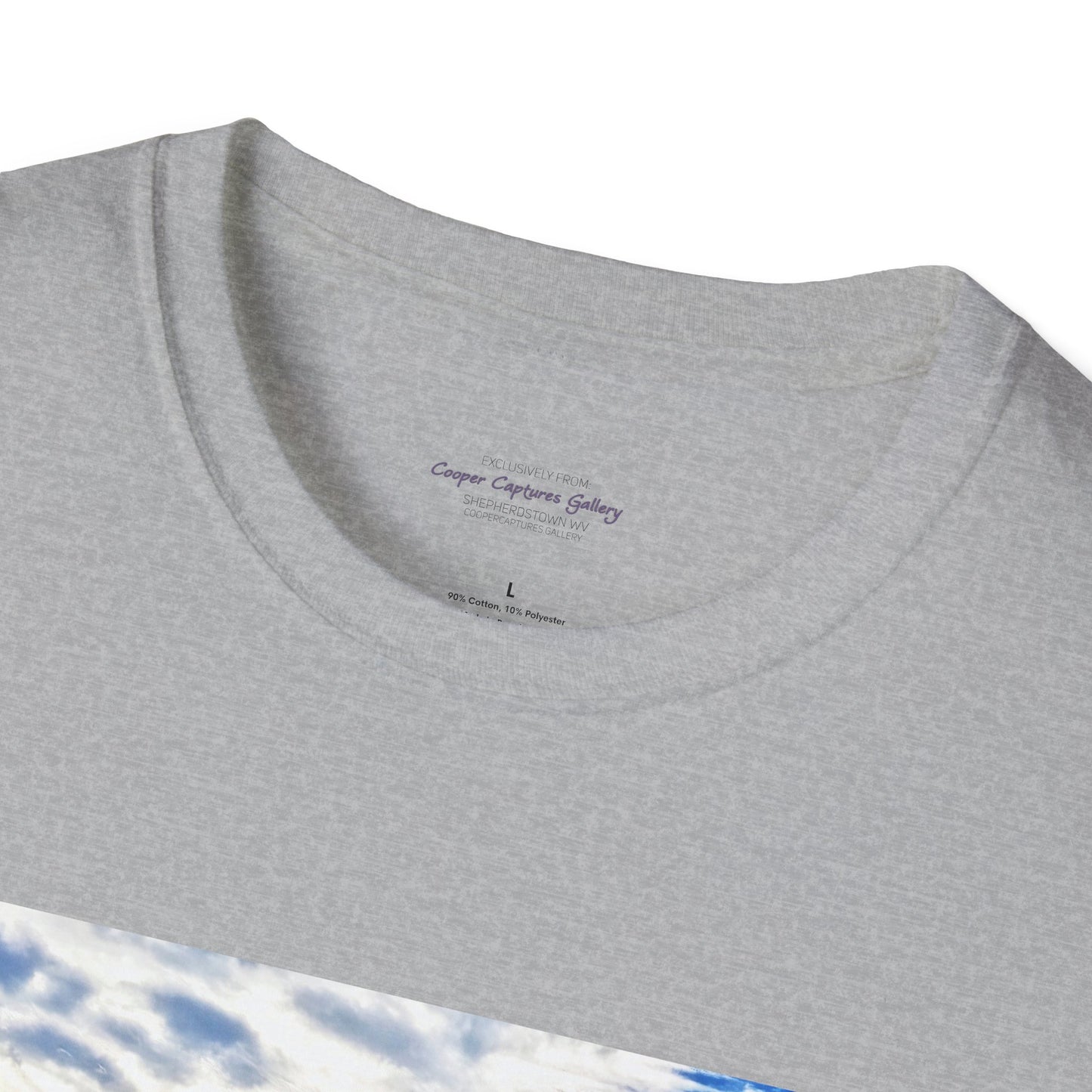Sunrise sky in spring - T-Shirt