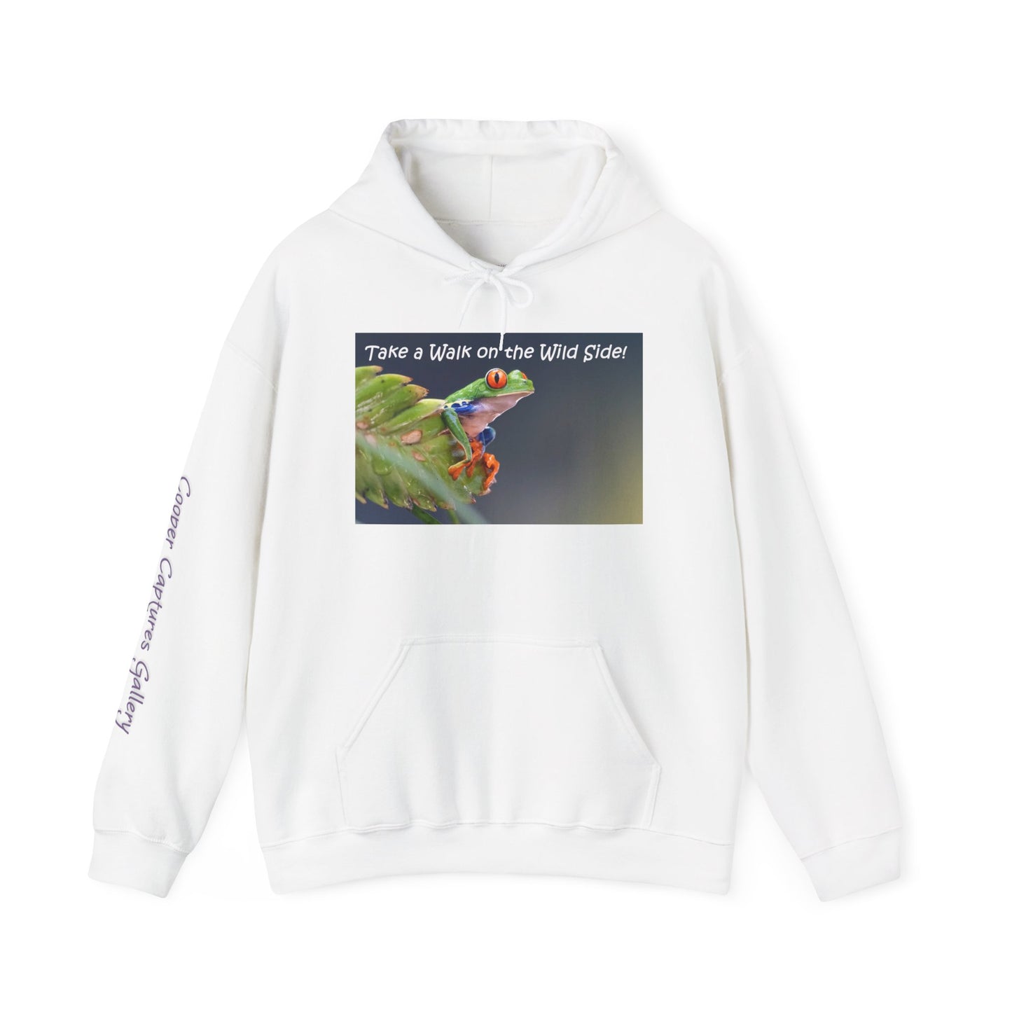 Costa Rican Red-Eyed Tree Frog in a leaf - Heavy Blend™ Hooded Sweatshirt