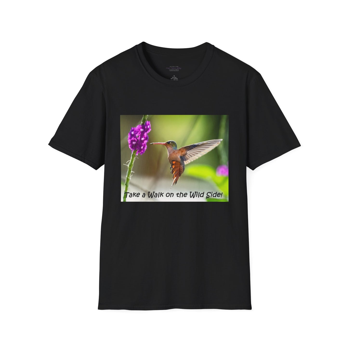 Costa Rican Rufous-tailed hummingbird in flight - T-shirt