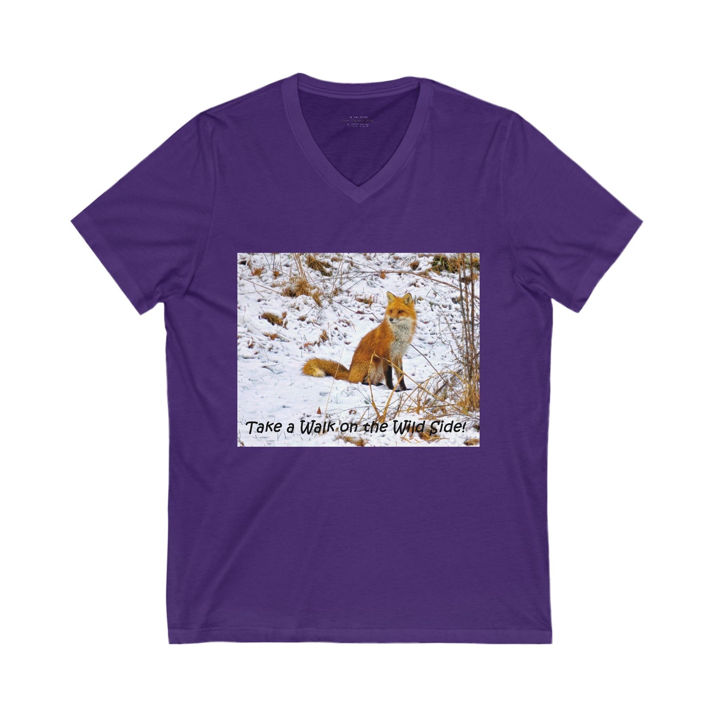Red Fox pauses in the snow - V-Neck Tee-Shirt