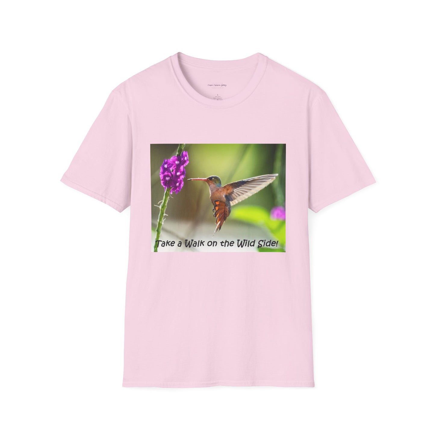 Costa Rican Rufous-tailed hummingbird in flight - T-shirt