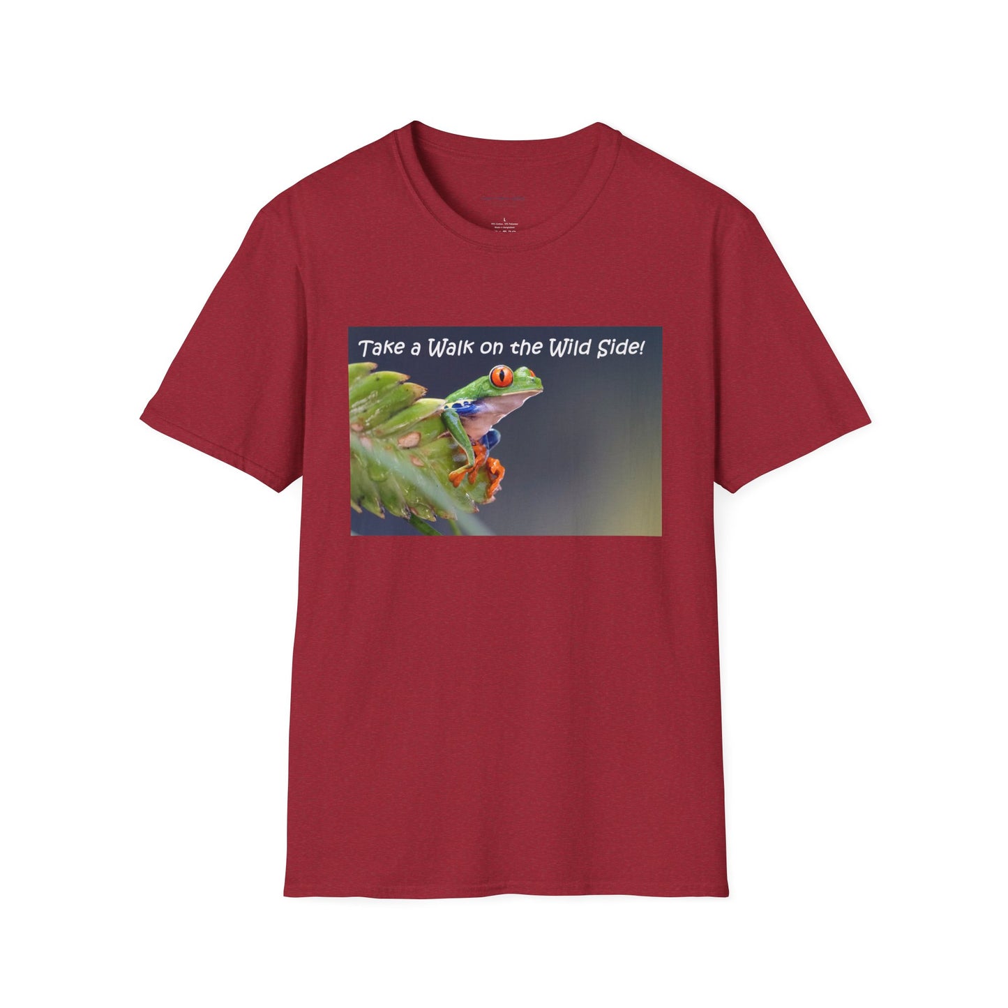 Costa Rican Red-eyed tree frog on a leaf - T-shirt