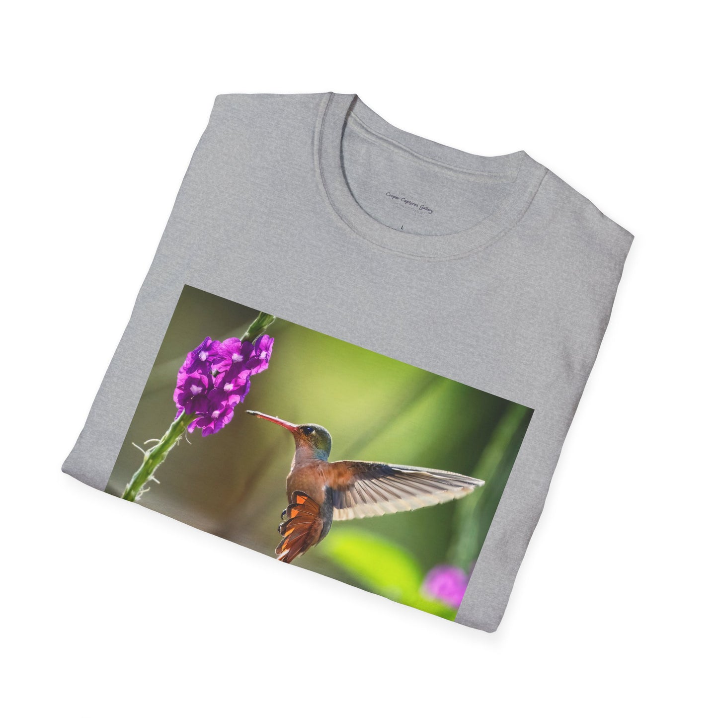 Costa Rican Rufous-tailed hummingbird in flight - T-shirt