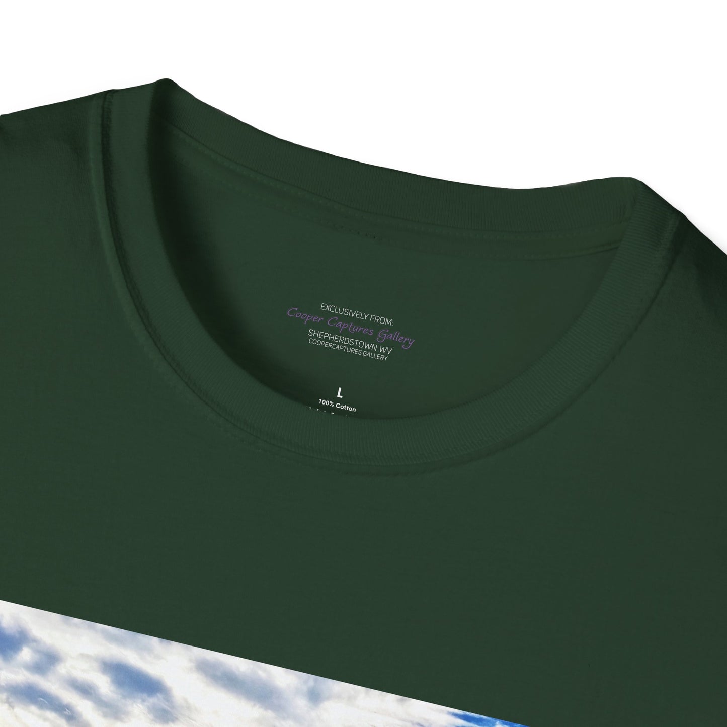 Sunrise sky in spring - T-Shirt