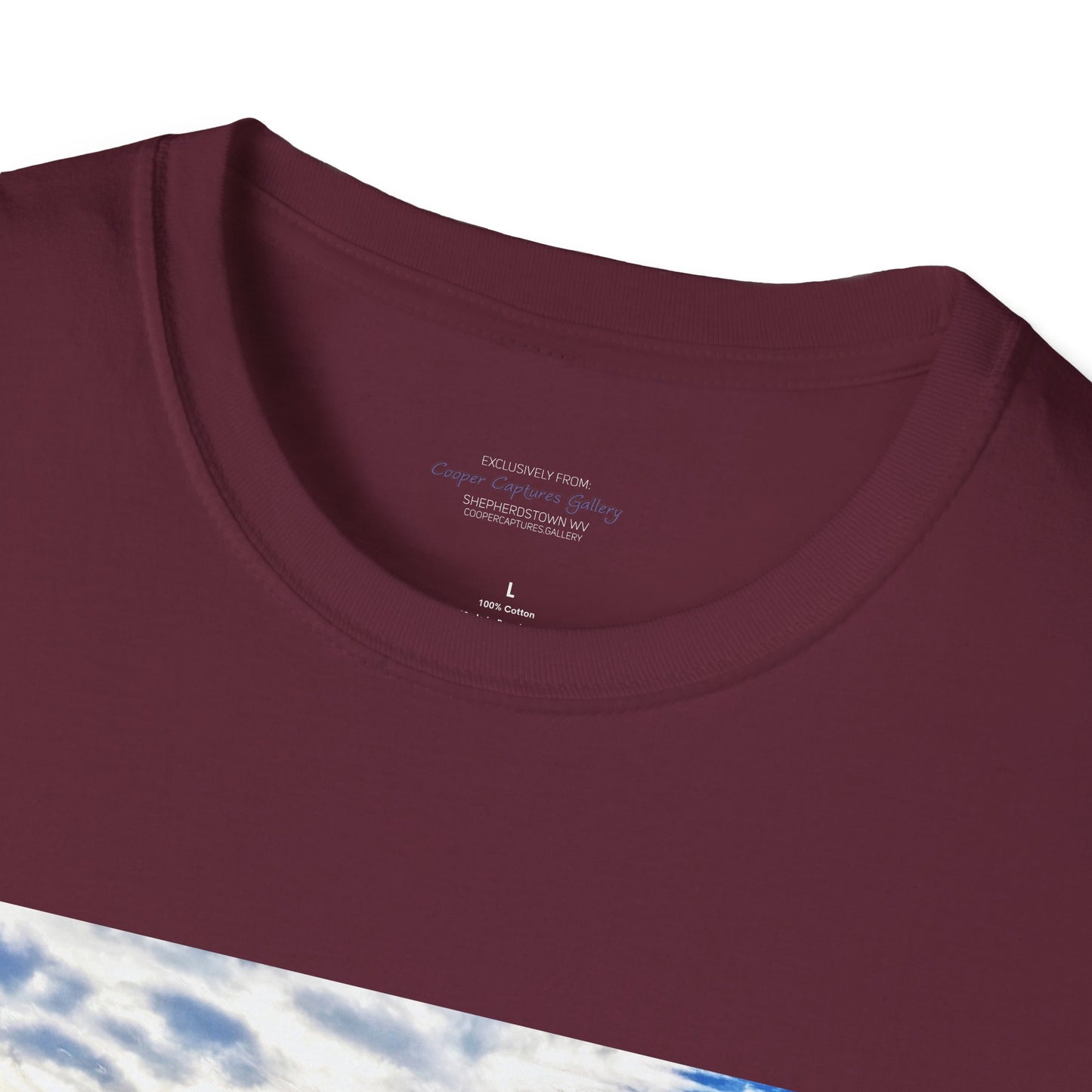 Sunrise sky in spring - T-Shirt
