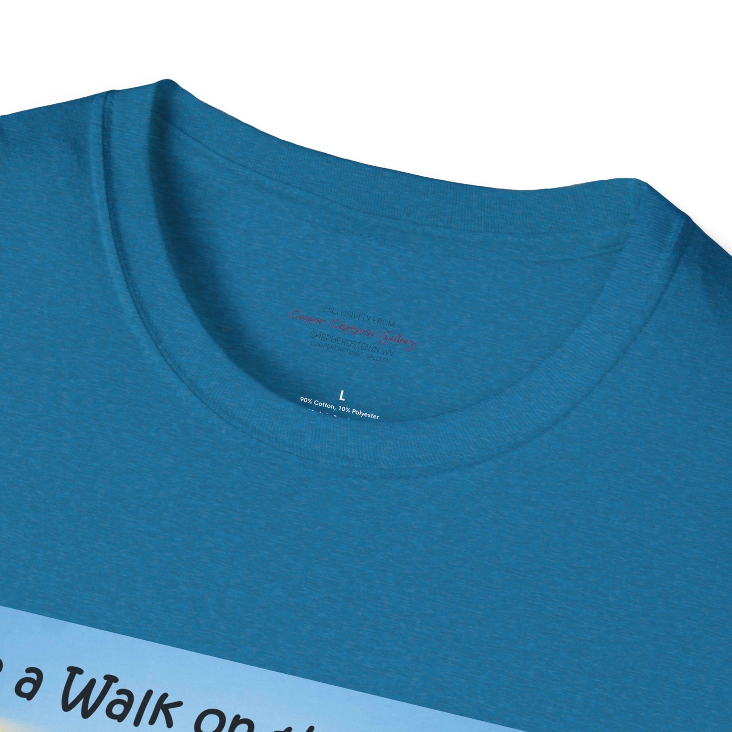 Indigo bunting on sunflowers with a blue sky - T-shirt