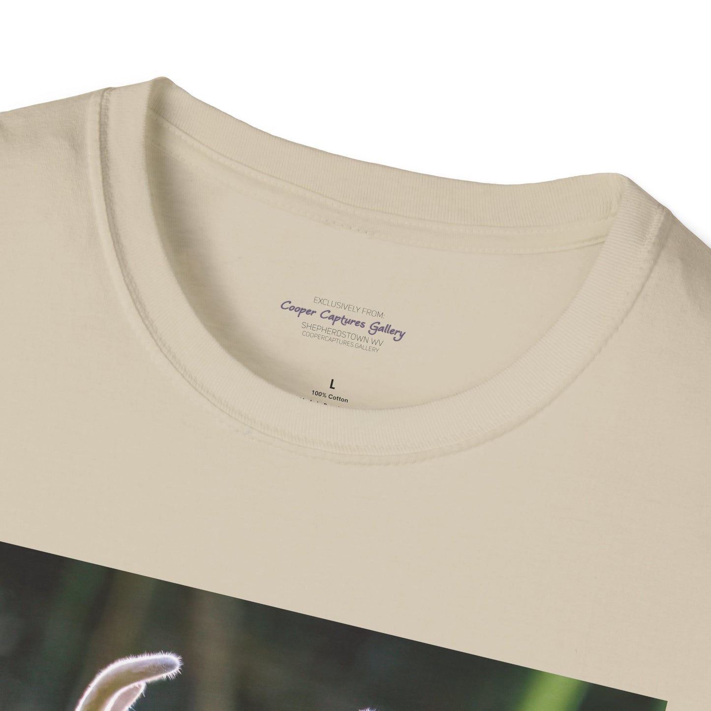 Funky-faced young deer buck - T-Shirt