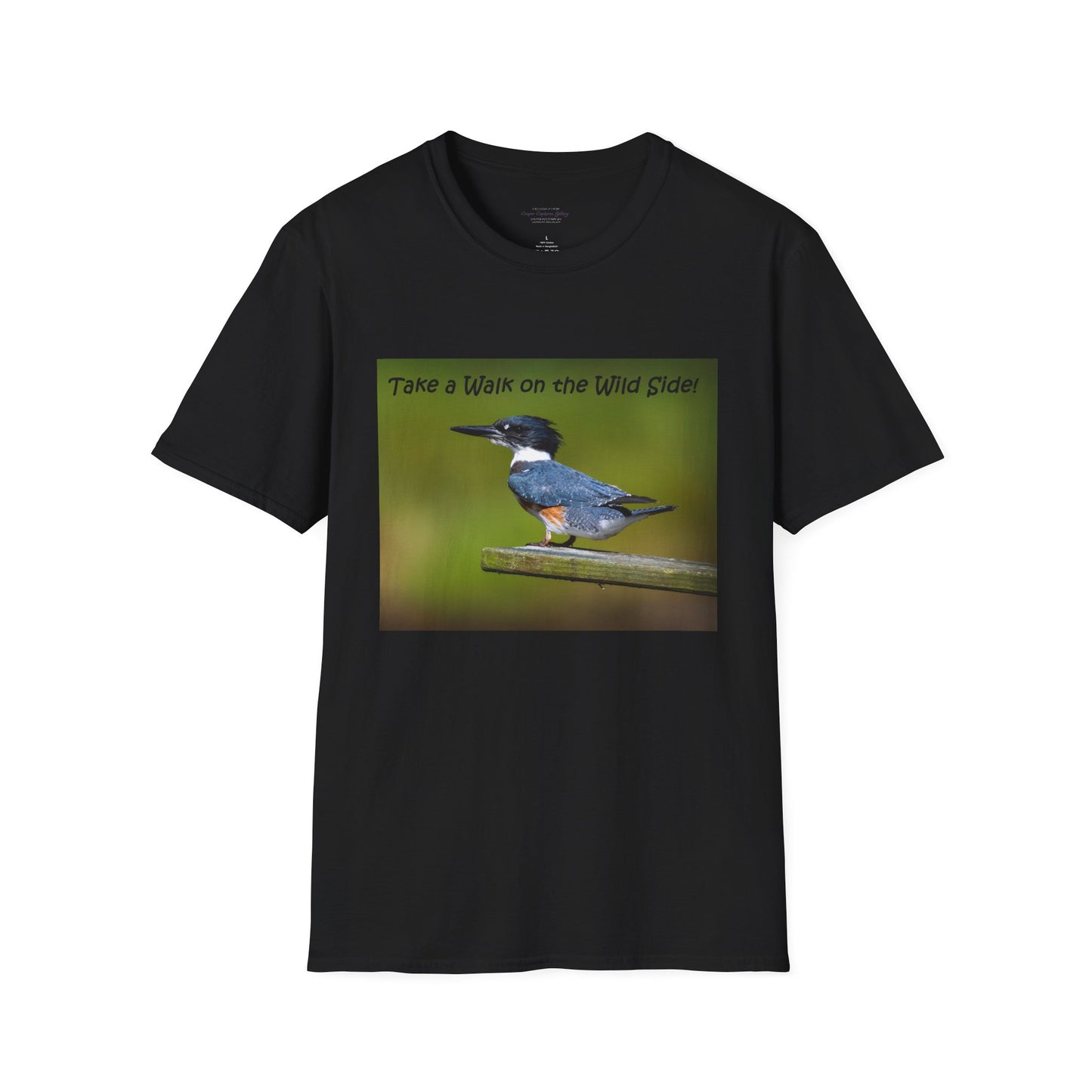 Noble Kingfisher sits watching for prey - T-shirt
