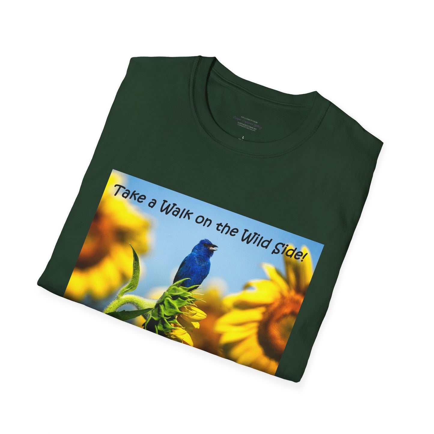 Indigo bunting on sunflowers with a blue sky - T-shirt