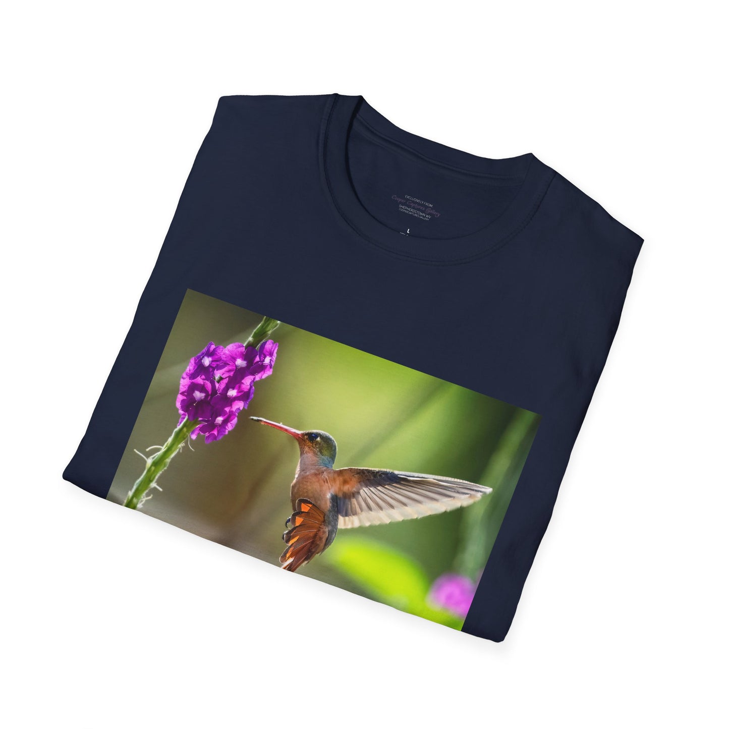 Costa Rican Rufous-tailed hummingbird in flight - T-shirt