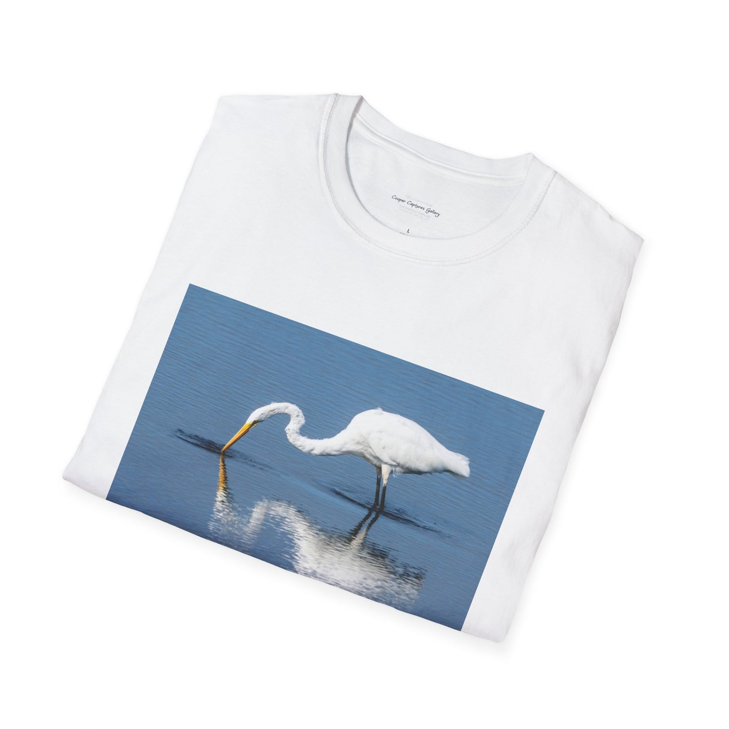 Regal Egret fishing for food - T-shirt