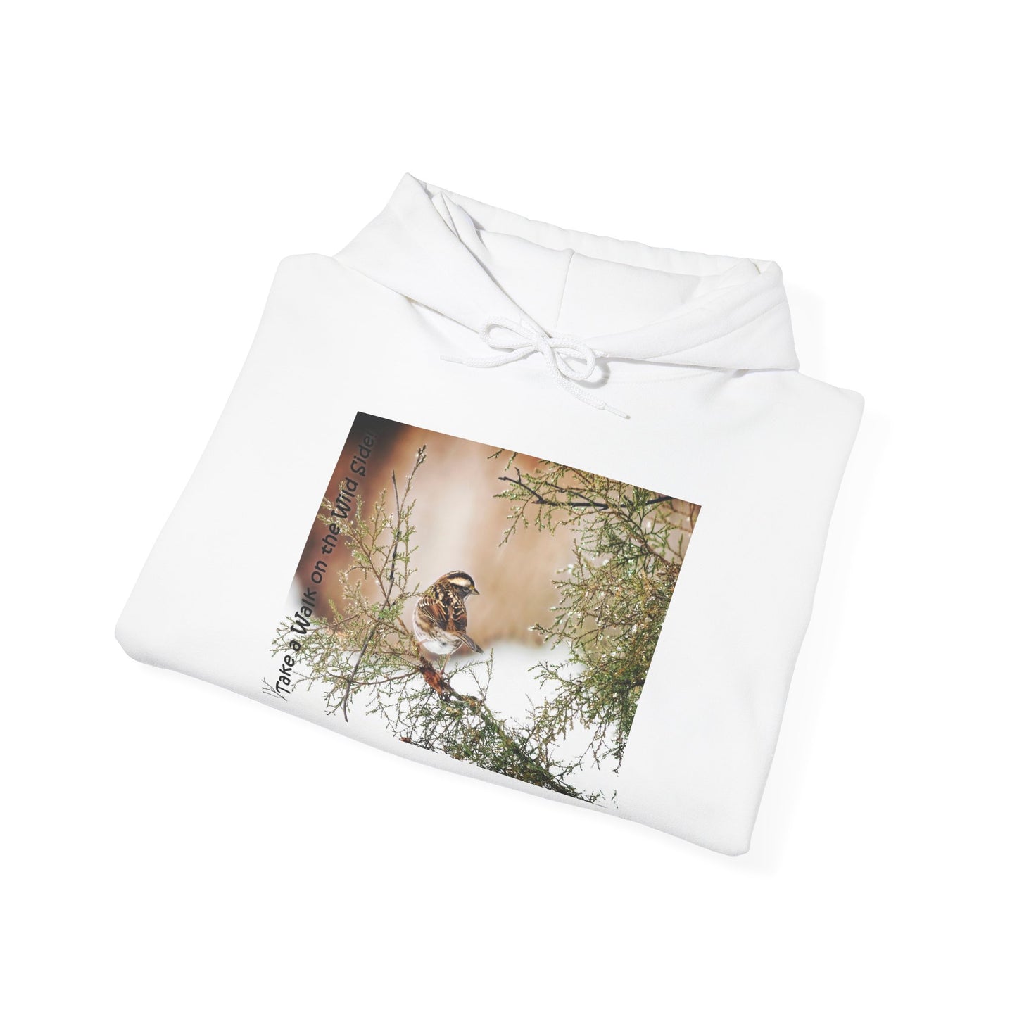 Sparrow in an evergreen with snow - Heavy Blend™ Hooded Sweatshirt