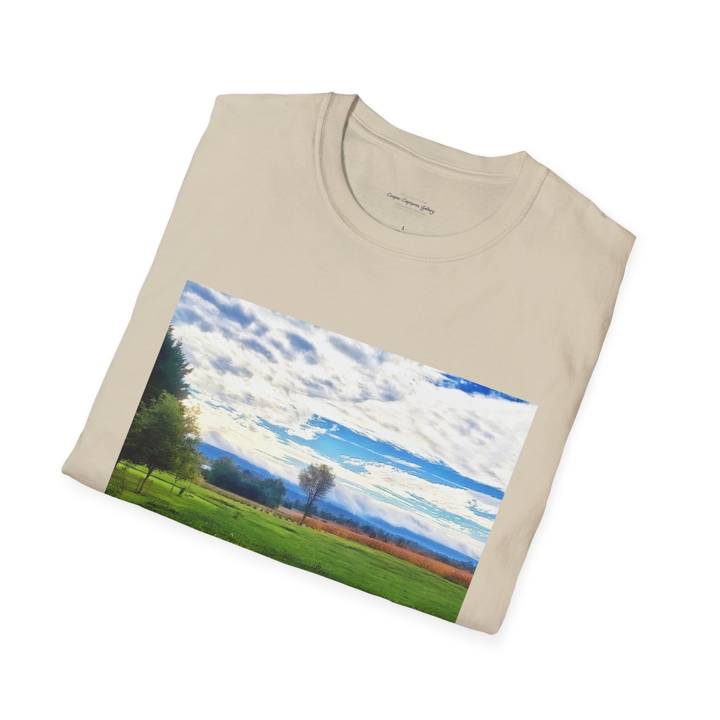 Sunrise sky in spring - T-Shirt