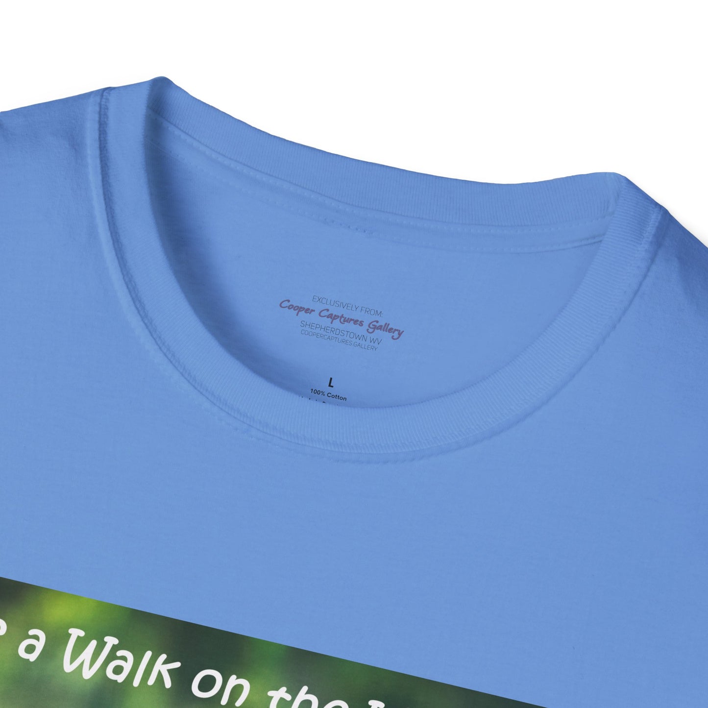 Costa Rican Keel-billed toucan in flight - T-shirt