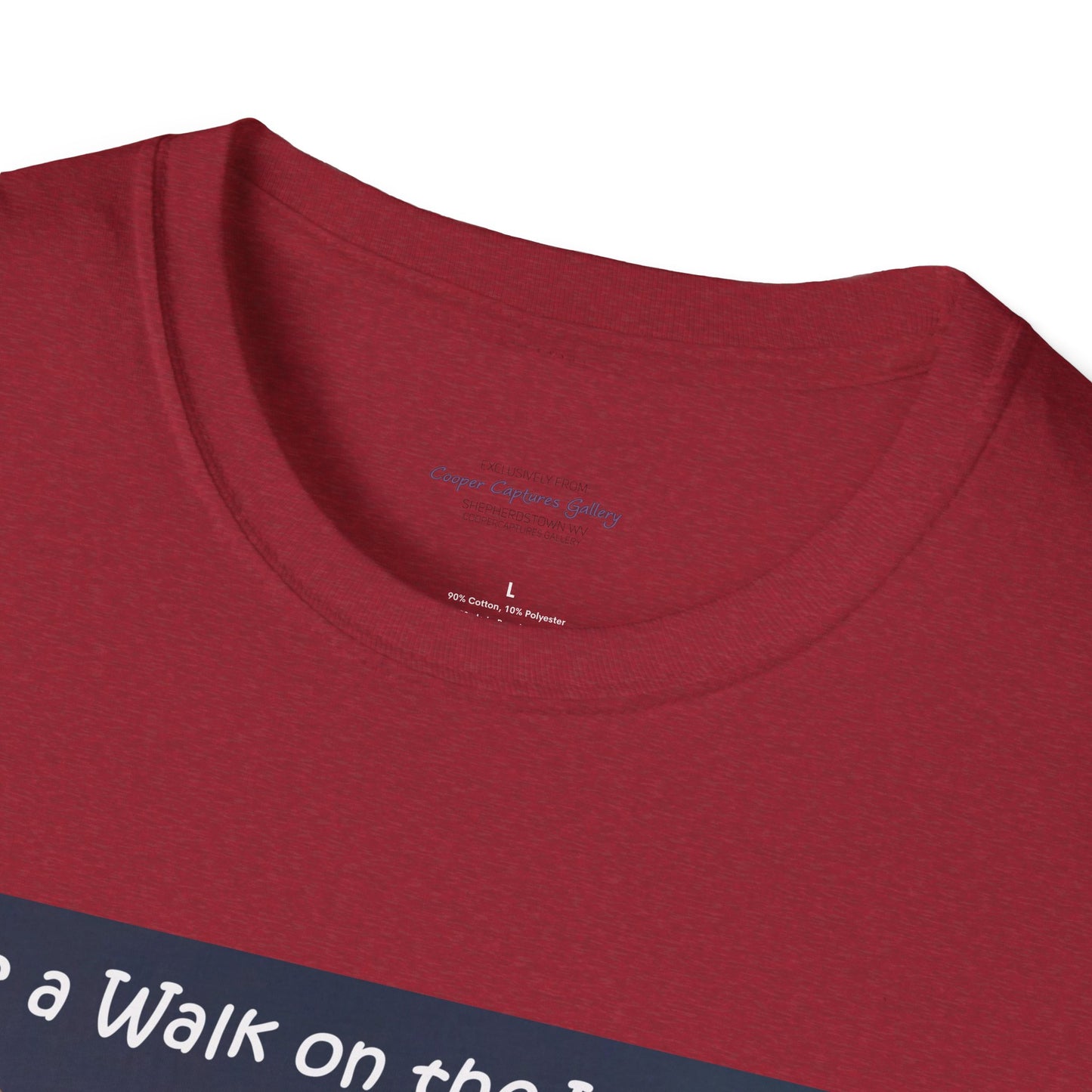 Costa Rican Red-eyed tree frog on a leaf - T-shirt