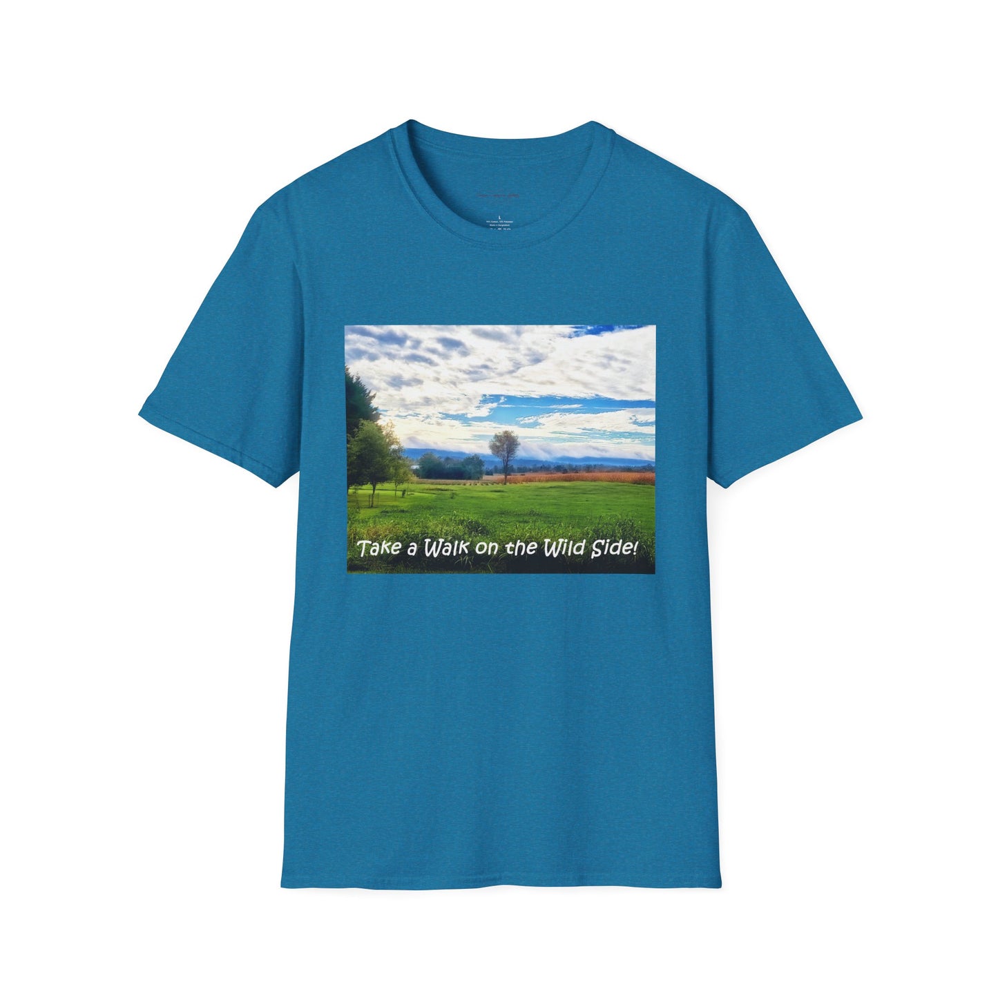 Sunrise sky in spring - T-Shirt