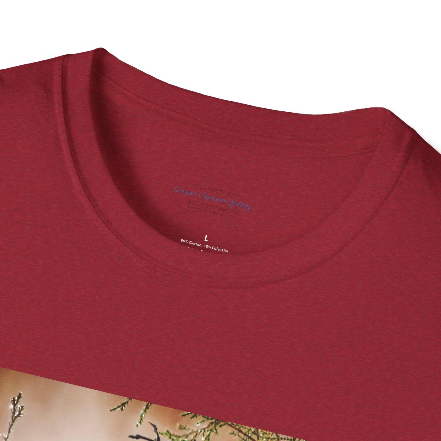 Sparrow sitting in an evergreen surrounded by snow - T-shirt
