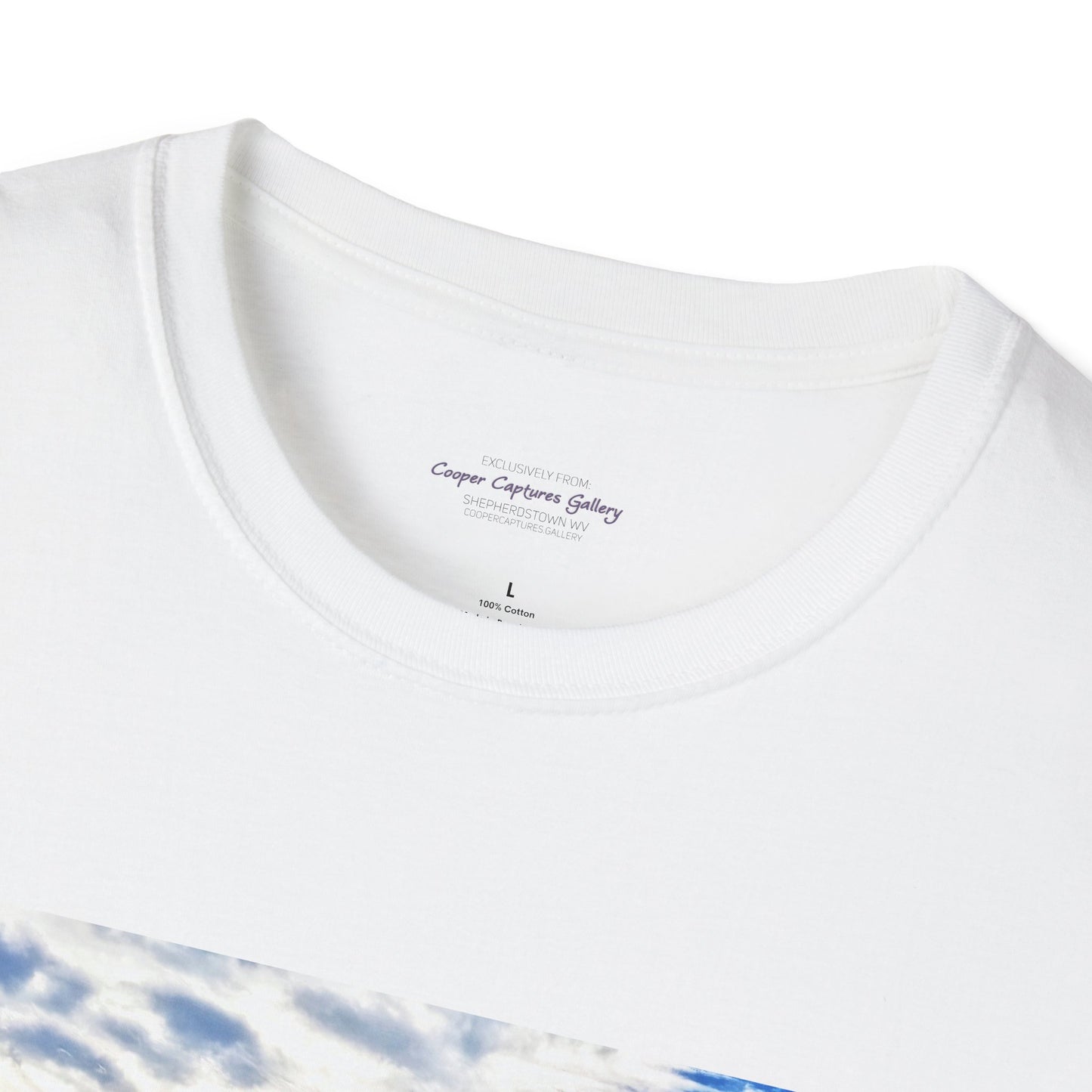 Sunrise sky in spring - T-Shirt