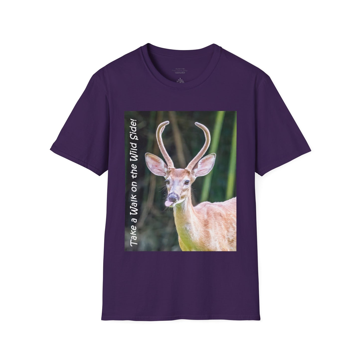 Funky-faced young deer buck - T-Shirt