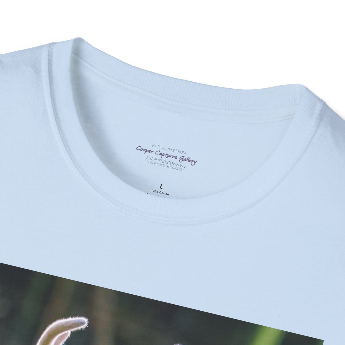 Funky-faced young deer buck - T-Shirt