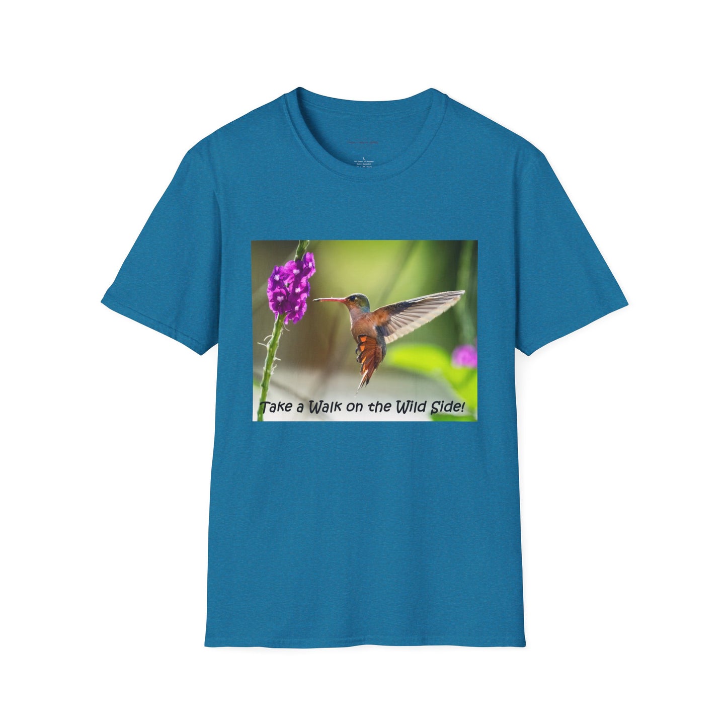Costa Rican Rufous-tailed hummingbird in flight - T-shirt