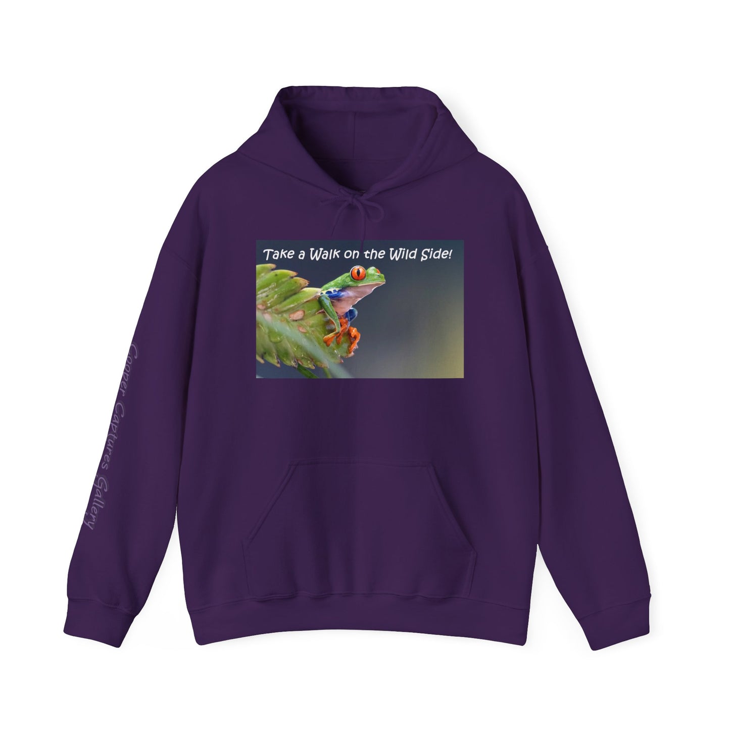 Costa Rican Red-Eyed Tree Frog in a leaf - Heavy Blend™ Hooded Sweatshirt