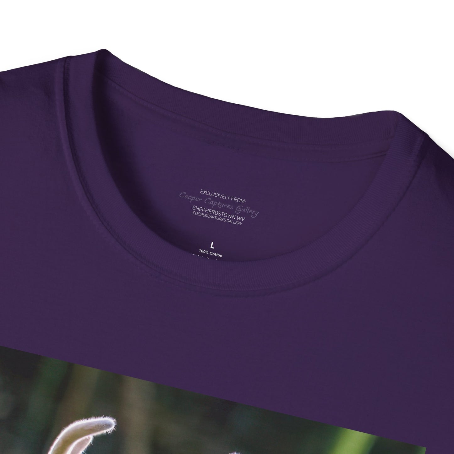 Funky-faced young deer buck - T-Shirt